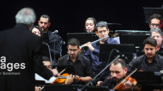 صدرنشینی کمانچه سعید فرجپوری در ارکستر ملی/ سازها برای «وطن» نواختند صدرنشینی کمانچه سعید فرجپوری در ارکستر ملی/ سازها برای «وطن» نواختند