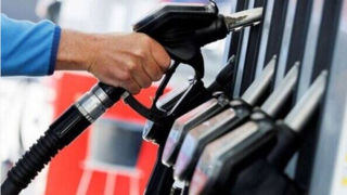 سهمیه سوخت دولتی پلاکهای سفید و قرمز حذف شد سهمیه سوخت دولتی پلاکهای سفید و قرمز حذف شد