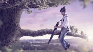 ویژگیهایی که نشان میدهند خودتخریبگر هستید ویژگیهایی که نشان میدهند خودتخریبگر هستید