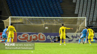 شکست تلخ انزلی چی ها در خانه/ فجرسپاسی ملوان را ۴ تایی کرد