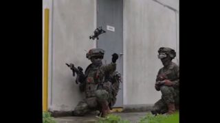 حضور جالب سگ‌های تیرانداز در رزمایش ضد تروریستی!