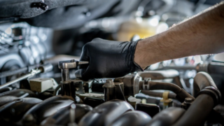 دریافت خدمات یکپارچه سرویس در محل کرمان موتور، فقط با شماره‌گیری ۰۲۱۴۲۷۲۴