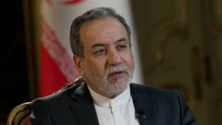 عراقچی: دولت تصمیمهایی گرفته که به زودی نتایج مثبتی درپی خواهد داشت عراقچی: دولت تصمیمهایی گرفته که به زودی نتایج مثبتی درپی خواهد داشت