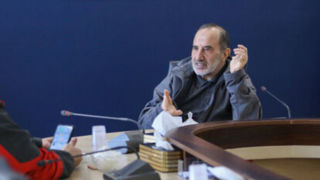 برای زمین‌گیر کردن کشور، پول ملی هدف گرفته شده است