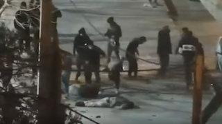 ضرب و شتم نیروهای امنیتی توسط اغتشاشگران در تهران