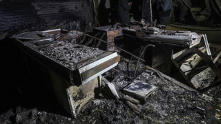 آتش زدن فروشگاه مواد غذایی توسط اغتشاشگران در مبارکه اصفهان آتش زدن فروشگاه مواد غذایی توسط اغتشاشگران در مبارکه اصفهان