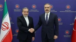 گفتگوی تلفنی عراقچی و فیدان درباره تحولات ایران