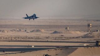 رویترز از کاهش سطح هشدار امنیتی در پایگاه العدید خبر داد رویترز از کاهش سطح هشدار امنیتی در پایگاه العدید خبر داد