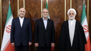 سران قوا: خود را متعهد می‌دانیم در انجام وظایف برای حل مشکلات مردم ذره‌ای قصور نورزیم