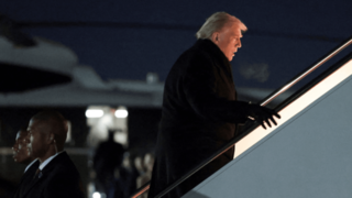 هواپیمای ترامپ دچار نقص فنی شد