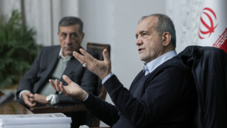 پزشکیان: نظام سلامت در دام تحلیل دشمن گرفتار نشود/ ضرورت اقناع جامعه پزشکی درباره حقایق پزشکیان: نظام سلامت در دام تحلیل دشمن گرفتار نشود/ ضرورت اقناع جامعه پزشکی درباره حقایق