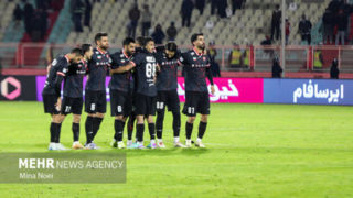 شکست تلخ پرسپولیس مقابل فولاد/ سقوط آزاد صدرنشین با تفکرات «اوسمار»! شکست تلخ پرسپولیس مقابل فولاد/ سقوط آزاد صدرنشین با تفکرات «اوسمار»!