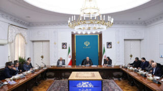 پزشکیان: رفع مشکل نقدینگی صنایع و تولیدی‌ها در دستور کار است  