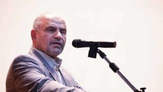 فرشاد مومنی: تجویز پنهان کاری در این شرایط بی نتیجه است