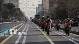رژه موتور سواران در سالروز ورود امام خمینی به تهران