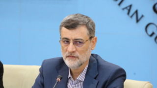 قاضی‌زاده هاشمی: ناوگان آمریکا در منطقه باید ضربه بخورد