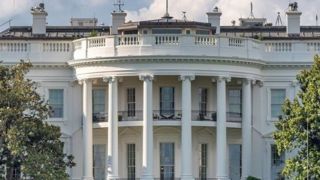 ادعای کاخ سفید: ترامپ به دیپلماسی متعهد است/ ویتکاف با ایرانی‌ها دیدار می‌کند