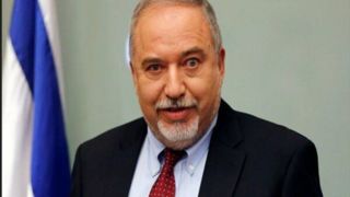 لیبرمن: نتانیاهو سگ مطیع و ابزار دست ترامپ است