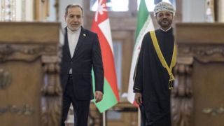 تصاویری از دیدار جداگانه هیات‌های ایرانی و آمریکایی با وزیر خارجه عمان