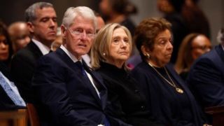 بیل کلینتون خواستار شهادت علنی در تحقیقات اپستین شد