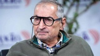 زیباکلام: از نظر سیاسی نمره جمهوری اسلامی بالاتر از پهلوی است