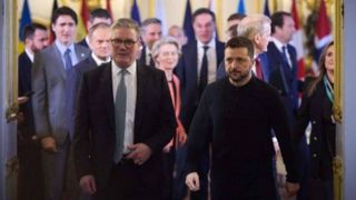 وزیر امور خارجه مجارستان: رهبران اروپایی «پرستار بچه» هستند