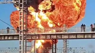 لحظه انفجار مهیب قطار حامل سوخت در روسیه لحظه انفجار مهیب قطار حامل سوخت در روسیه