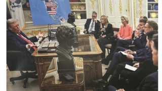 پیام پنهان ترامپ در یک عکس دستکاری شده