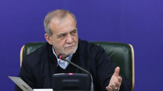 چرا صداوسیما سخنرانی زنده رئیسجمهور را قطع کرد؟ چرا صداوسیما سخنرانی زنده رئیسجمهور را قطع کرد؟