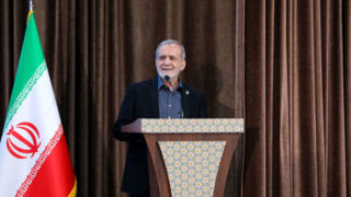 پزشکیان: راه درمان زخم جامعه پرهیز ازاختلاف و تقویت گفتوگو است پزشکیان: راه درمان زخم جامعه پرهیز ازاختلاف و تقویت گفتوگو است