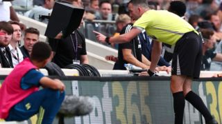 پیشنهادات جالب داور معروف به فیفا درباره انقلاب در VAR