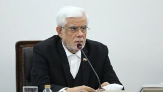 عارف: دولت مال مردمخور نیست/ امروز کسی نگاه توهینآمیز به بخش خصوصی ندارد عارف: دولت مال مردمخور نیست/ امروز کسی نگاه توهینآمیز به بخش خصوصی ندارد