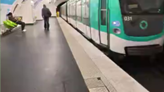 سرقت اطلاعات تلفن‌های همراه در فرانسه