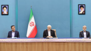 عارف: تاکنون به بیش از دو هزار خانواده جانباختگان سرکشی شده است عارف: تاکنون به بیش از دو هزار خانواده جانباختگان سرکشی شده است