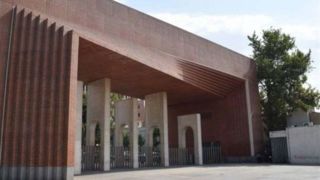 ارسال پیامک ممنوع الورود بودن به برخی از دانشجویان شریف