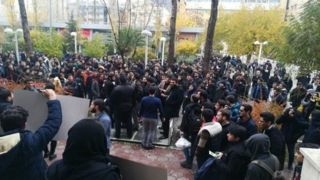 مماشات با دانشجونمای خشونتطلب؛ نسخهای که جواب نمیدهد/ فحاشی، چاقوکشی و پرتاب سنگ چه معنایی جز ناامنسازی دارد؟ مماشات با دانشجونمای خشونتطلب؛ نسخهای که جواب نمیدهد/ فحاشی، چاقوکشی و پرتاب سنگ چه معنایی جز ناامنسازی دارد؟