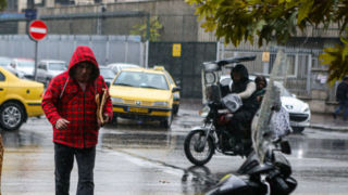 کاهش دما و بارش‌های رگباری در راه تهران