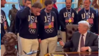 ترامپ مدال طلا را تصاحب کرد!