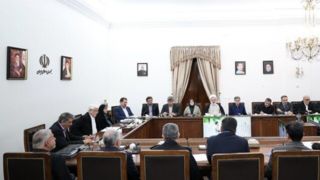 عارف: مردم سال سختی داشتند