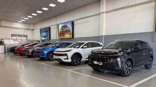 آغاز تحویل جدیدترین شاسی بلند کرمان موتور (+عکس و مشخصات خودرو)