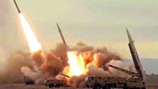 سپاه: مقر ناوگان پنجم نیروی دریایی آمریکا در بحرین، هدف موشک‌ها و پهپادها قرار گرفت