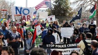 تجمع معترضان مقابل کاخ سفید پس از حملات به ایران