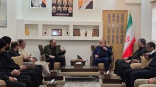 حضور فرماندهان الحشد الشعبی در کنسولگری ایران در بصره