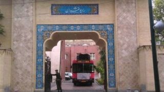 ماجرای حمله به رادیو و تعطیلی مراسم مسجد ارک/ حال حاج منصور ارضی خوب