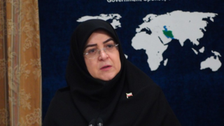 مهاجرانی: ذخیره بنزین و دارو کافی بوده و امور کشور روان است