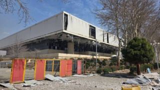 تخریب سالن دوازده هزار نفری آزادی در جریان حملات آمریکا و رژیم صهیونیستی