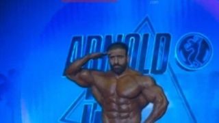 سلام نظامی «هادی چوپان» در مسابقات آرنولد کلاسیک ۲۰۲۶ 