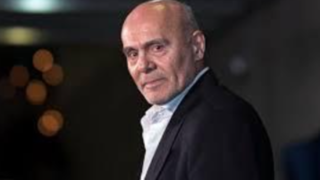 جمشید هاشم پور در کنار حافظان امنیت پایتخت