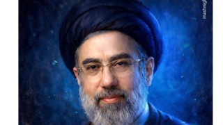 مروری بر زندگی و فعالیت‌های آیت‌الله سیدمجتبی خامنه‌ای؛ علمدار جدید ایران