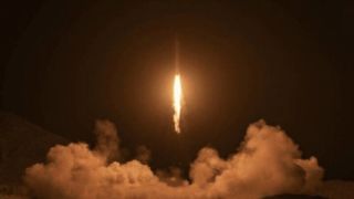 لحظه شلیک موشک‌هایی با سرجنگی یک تنی با رمز لبیک یا خامنه‌ای